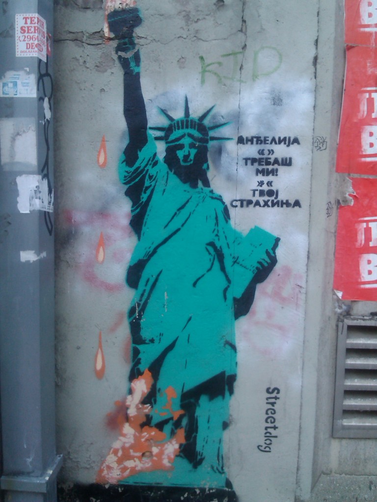 street dog statue of liberty blog rentastan apartmani Beograd